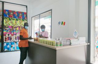 用心澆灌 締造服裝輔料王國(guó) 海外塞內(nèi)加爾蠟布/連片店鋪正式開(kāi)業(yè)