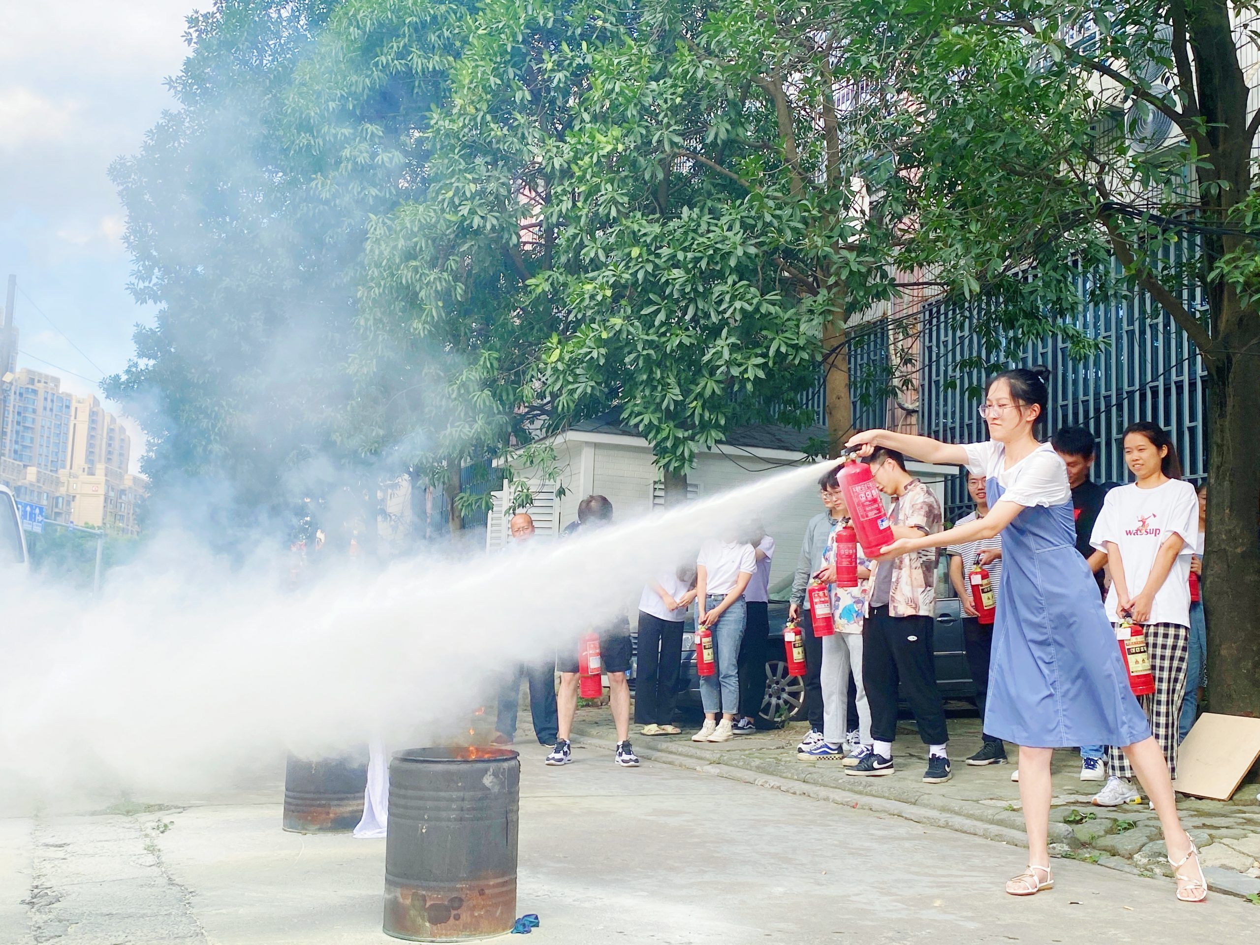 人人都會(huì)“用”，防患于未“燃”|滅火器實(shí)操演練